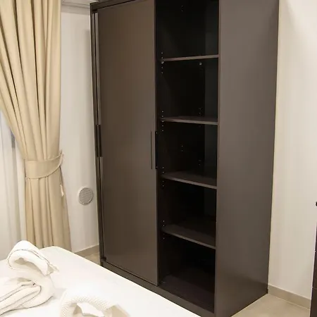 Del Poggio מלון 3*